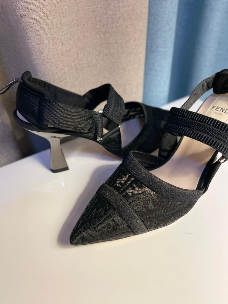 FENDI high heeled black z2
