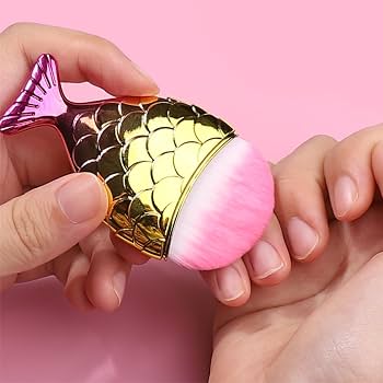 فرشاة مكياج بتصميم ذيل حورية البحر وشعيرات وردية