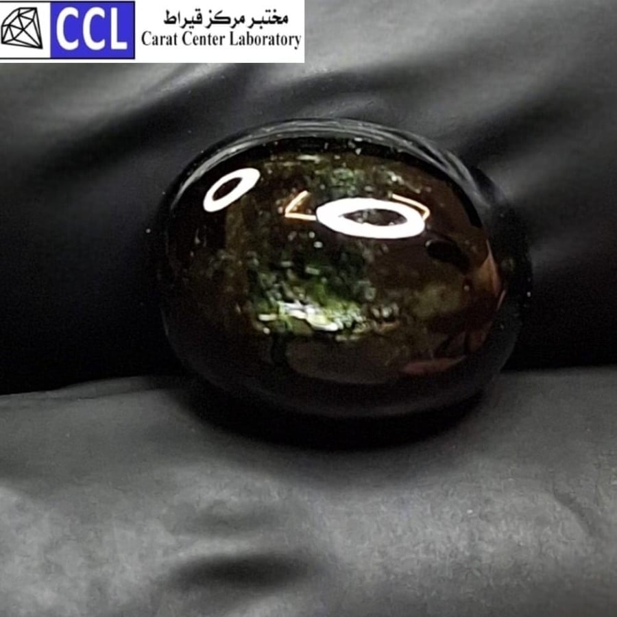 حجر ديوبسايد نجمي طبيعي 5.47 قيراط موثق ومفحوص بشهادة مختبر