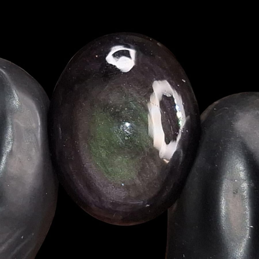 حجر اوبسيدان عين الملكة طبيعي