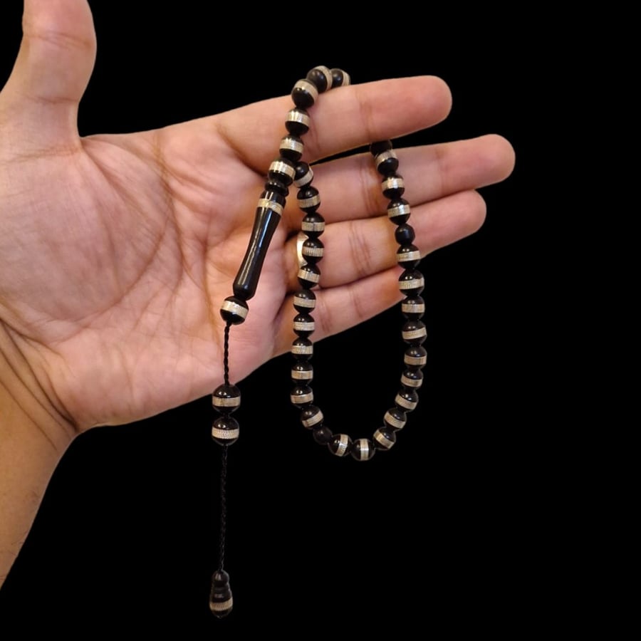سبحة من خشب الكوك تطعيم باللون الفضي