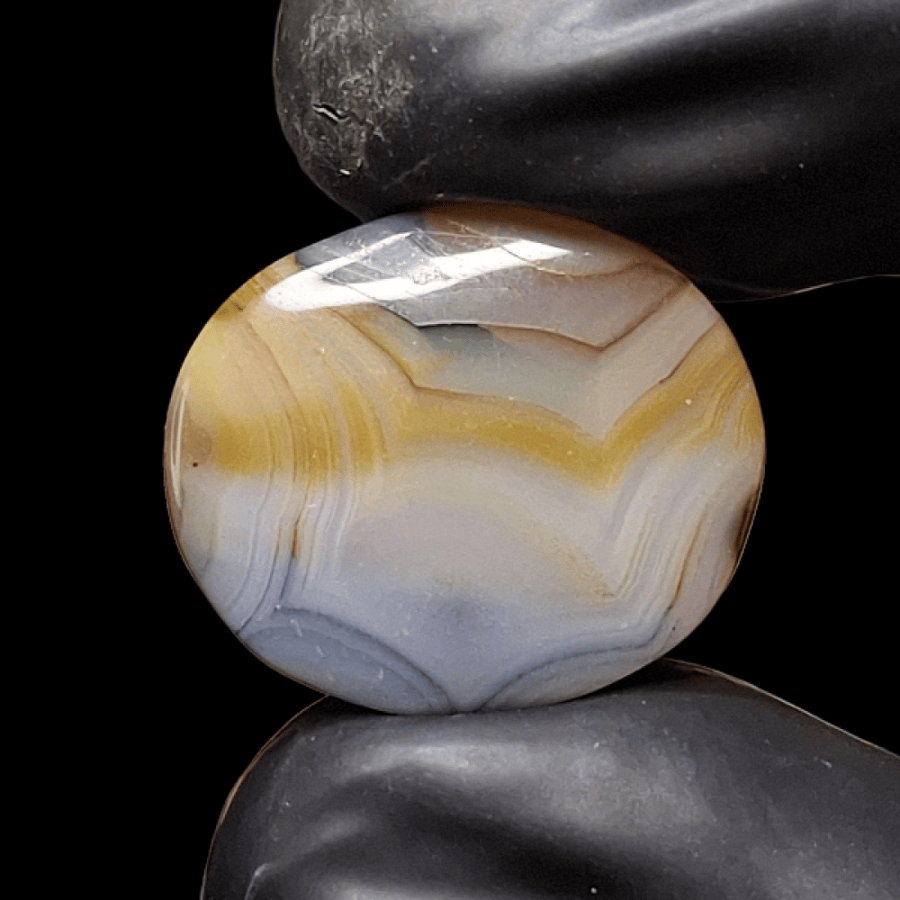 مصور حرف A حجر عقيق جزع طبيعي