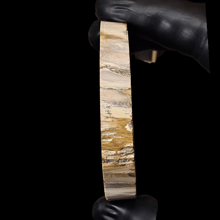 Natural raw agate stone, a masterpiece for collection or gifting