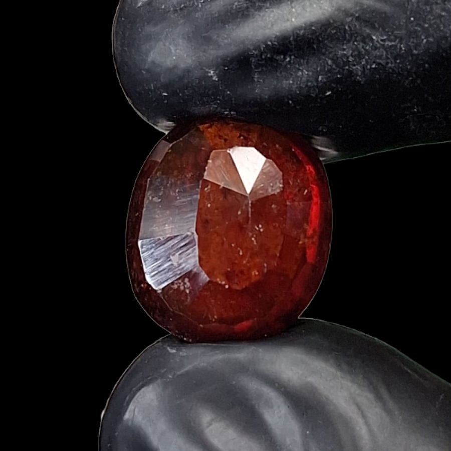 Hesonite stone, natural garnet, tested, and certified by laboratory.