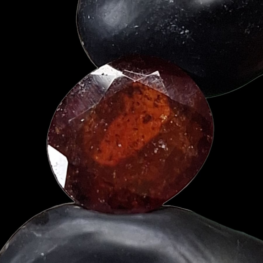 Hesonite stone, natural garnet, tested, and certified by laboratory.
