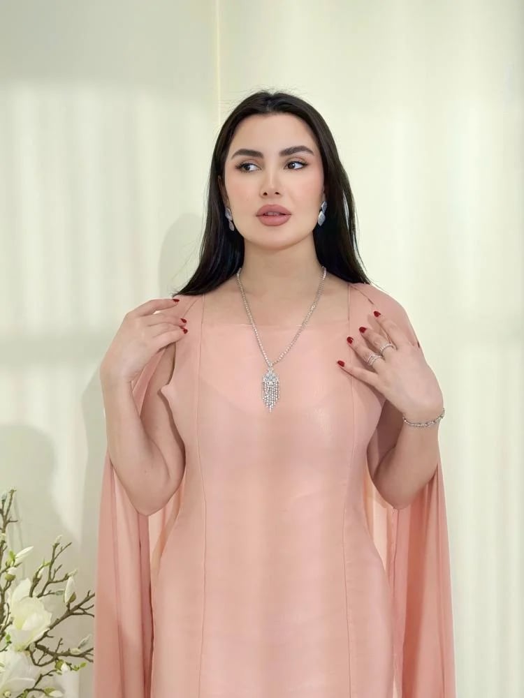 فستان ناعم مع وشاح