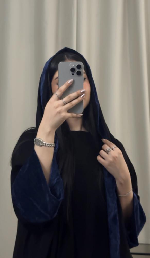 عبايه ( N81 ) اكمام جوخ كحلي