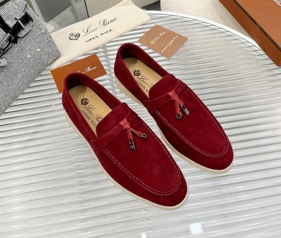Loro piana فلات لورو بيانا