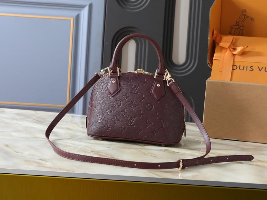 Lv BB alma red wine مطفي