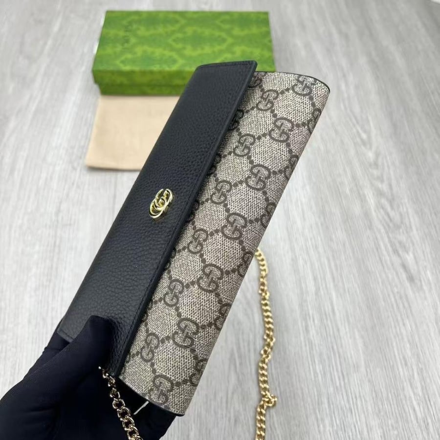 GG Marmont Chain Wallet in Supreme Canvas قوتشي