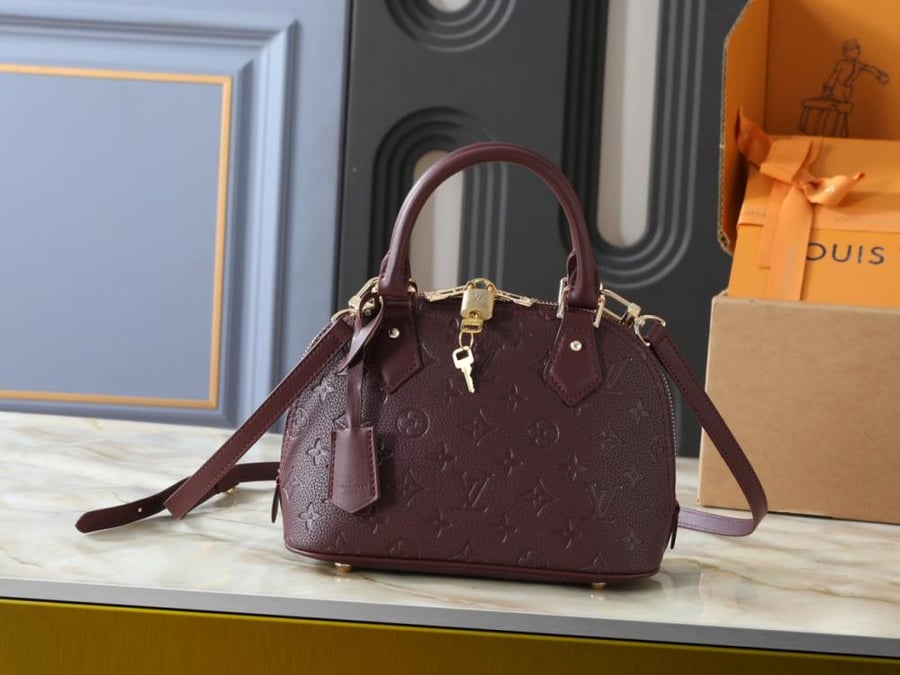 Lv BB alma red wine مطفي