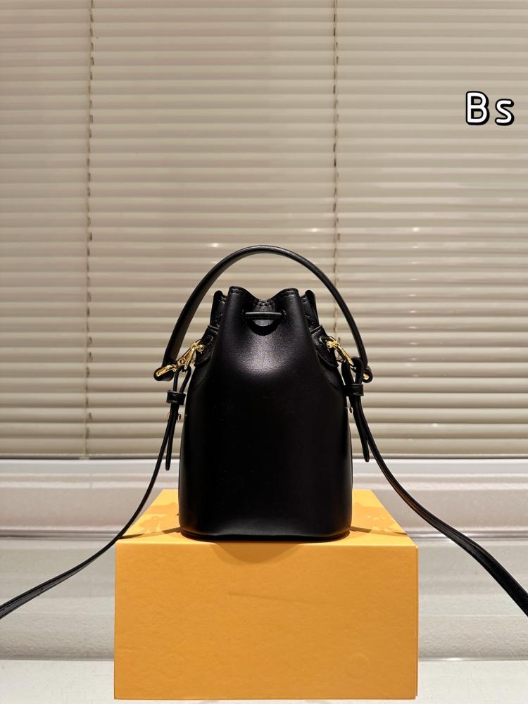 Fendi mini Mon Tresor bucket bag