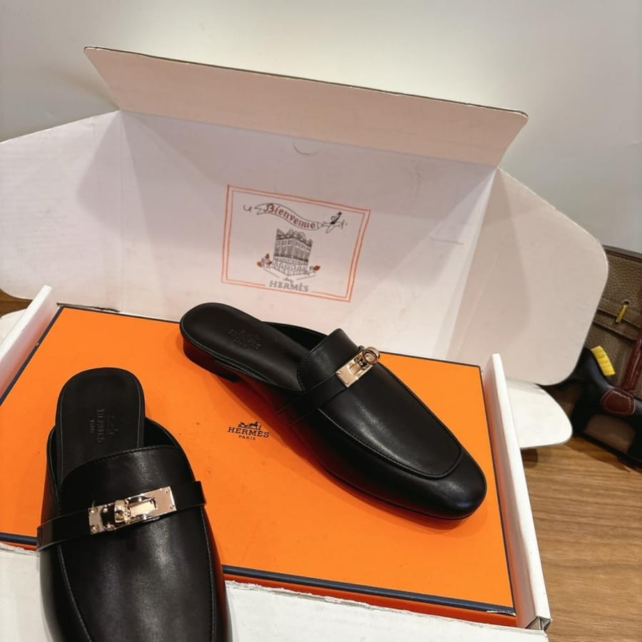 Hermes Oz mule