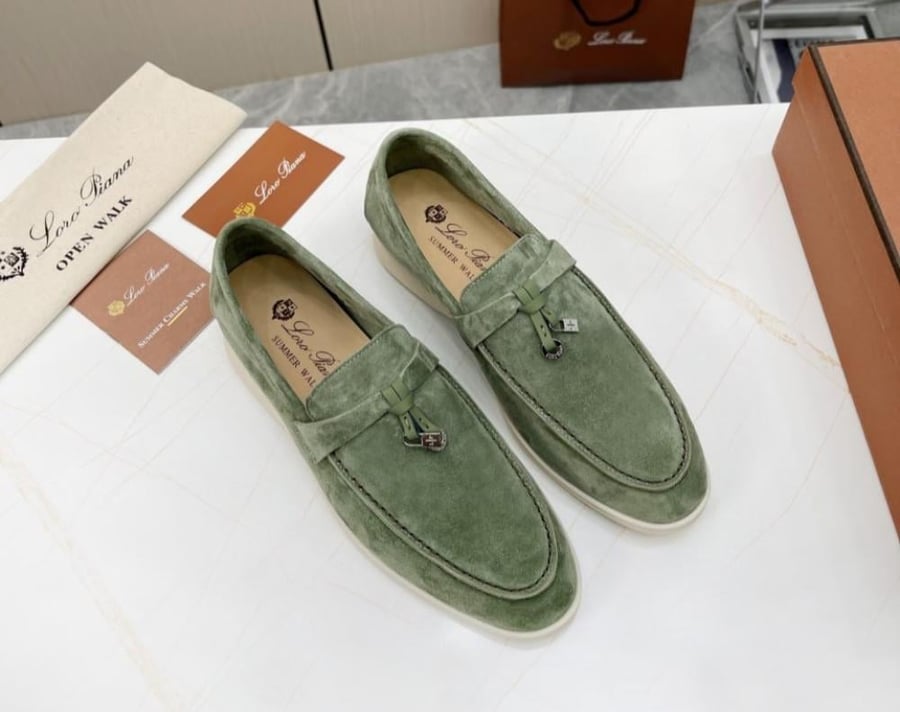 Loro piana فلات لورو بيانا