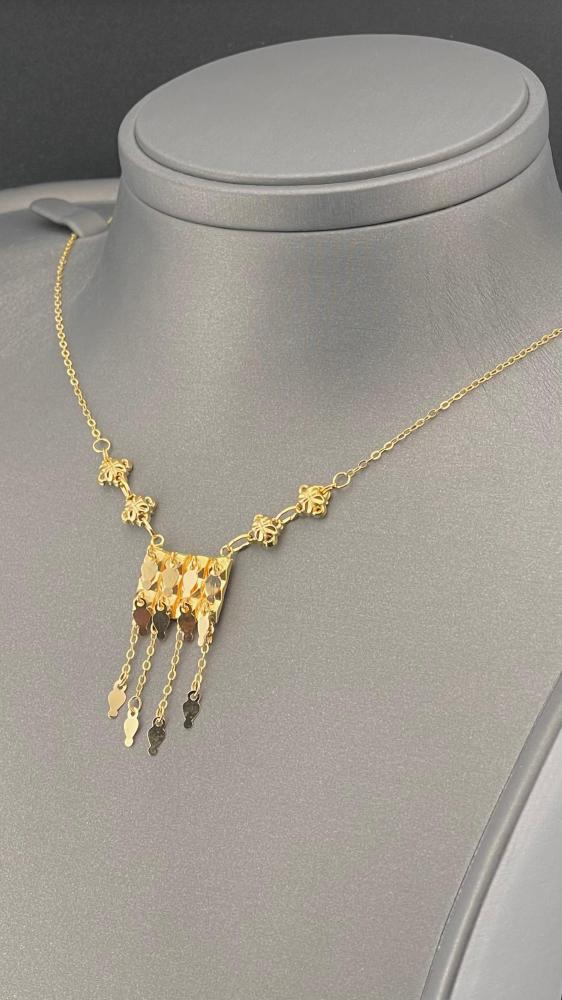 عقد ذهب عيار 21