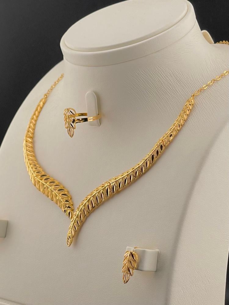 شبكة ذهب عيار 21 بتصميم انيق وزن 26.65 جرام