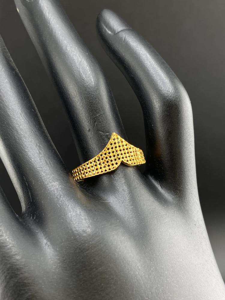 Gold ring 21 karat - weight 1.46 grams