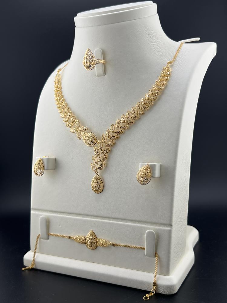 طقم ذهب عيار 21