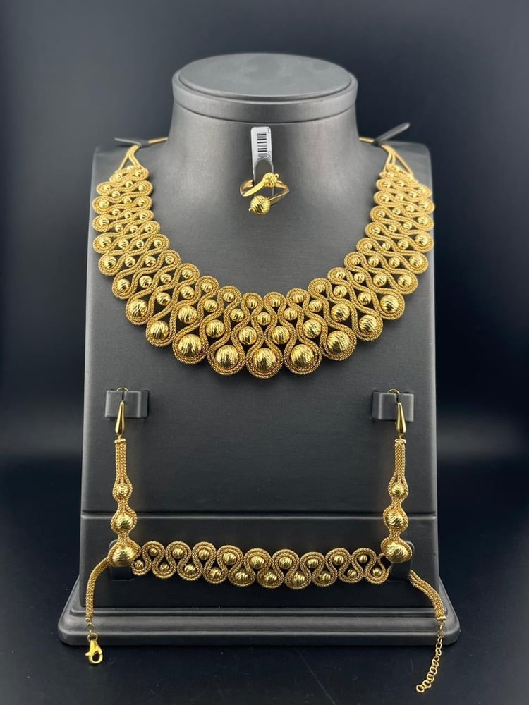 اجمل طقم ذهب للعروس عيار 21 بتصميم فخم وزن 61.99 جرام