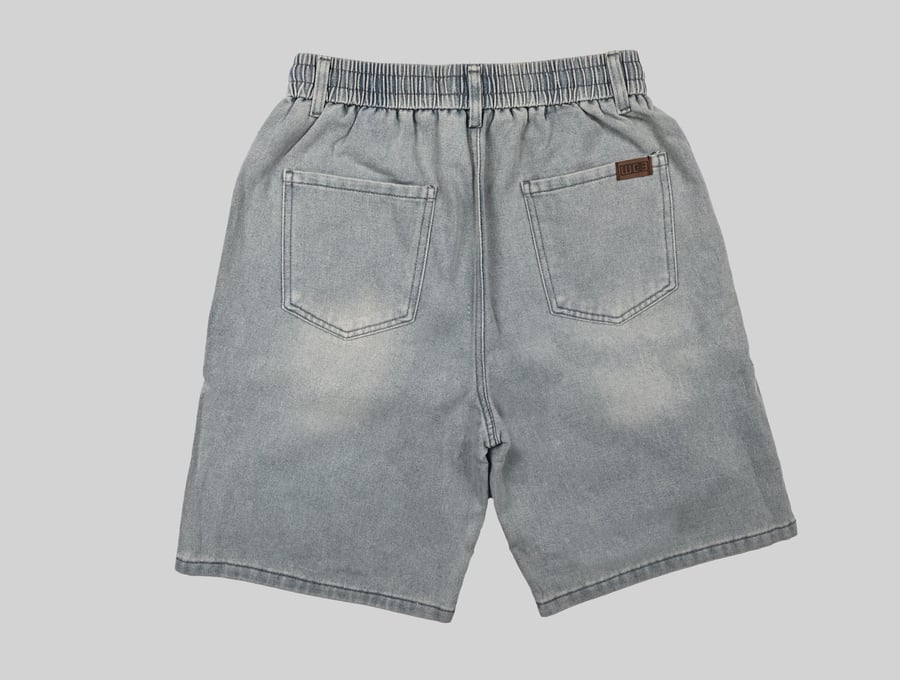 Elegant "Modern Jeans" shorts with a wide fit