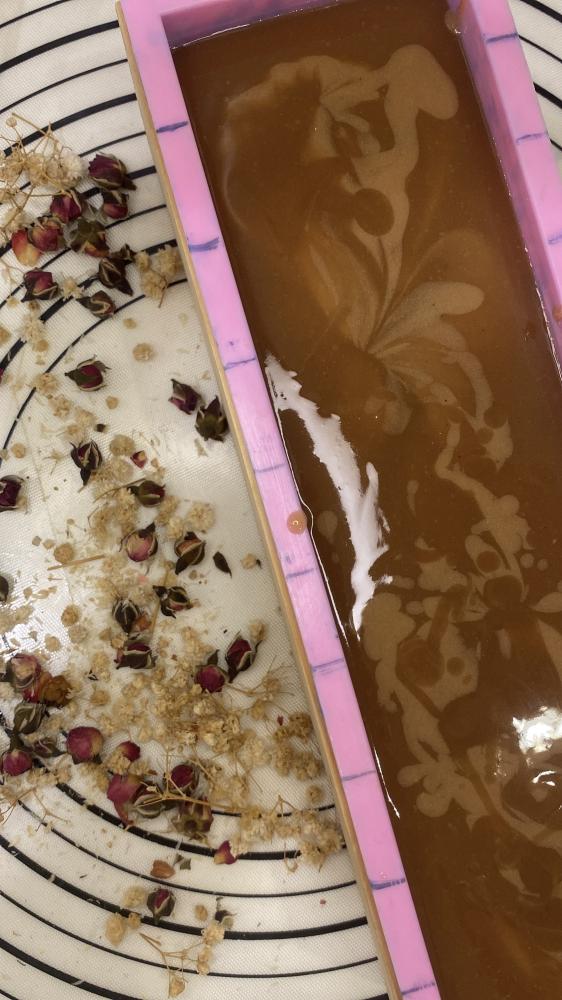 صابون طبيعي بالجمله بالورد حسب الطلب
