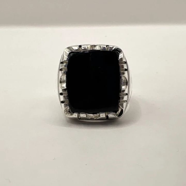 One of the rare Yemenite green agate pieces made with 925 silver.