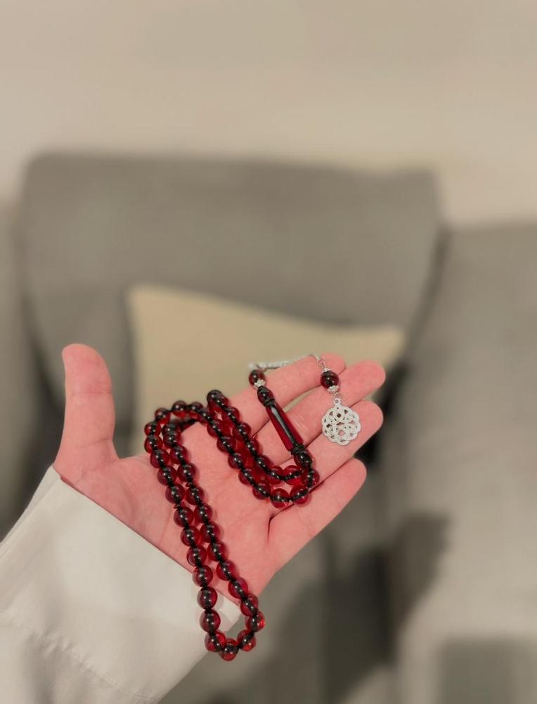 بكلايت احمر شفاف