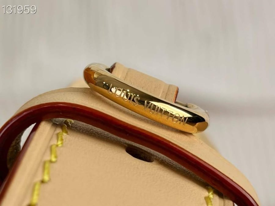 شنطة لوي فيتون بوشيت هيلز 18.5 cm