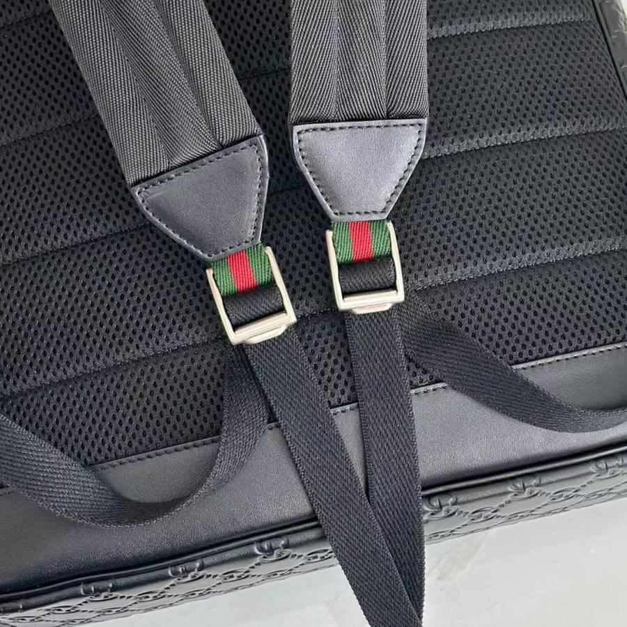 شنطة ظهر قوتشي