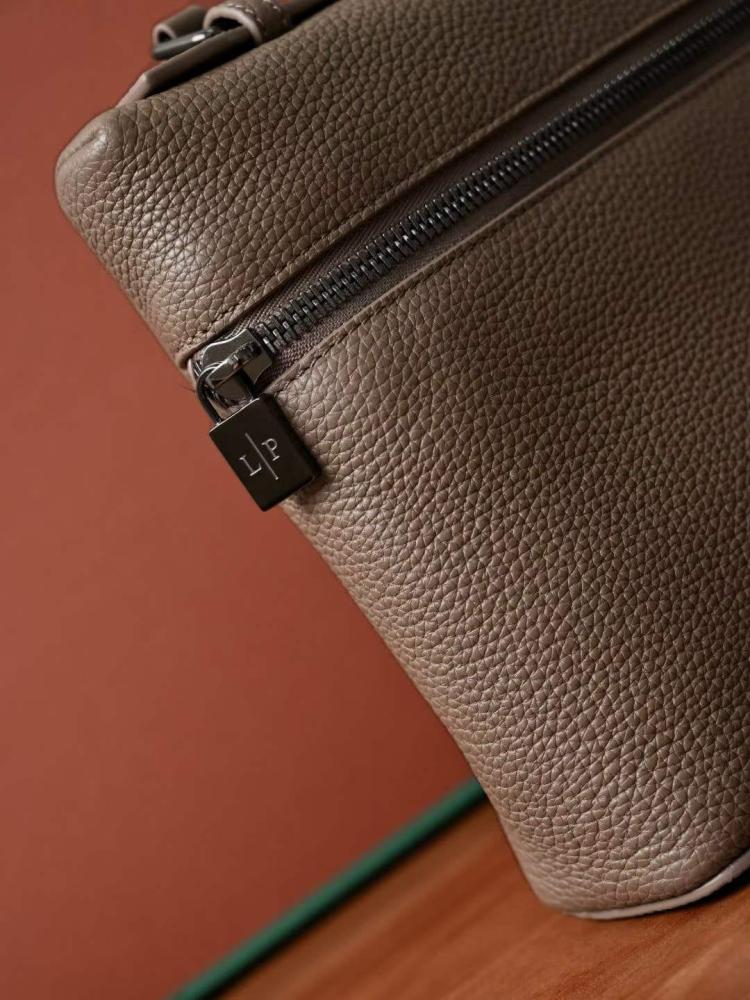 شنطة لوروبيانا Extra Pouch L29