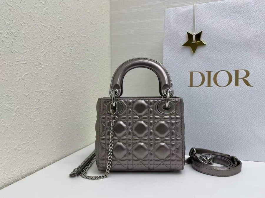شنطة ليدي ديور مقاس 17cm