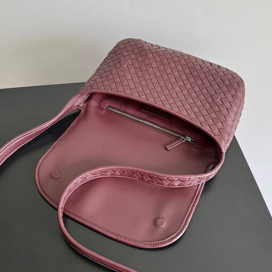 شنطة بوتيغا فينيتا مقاس 26cm