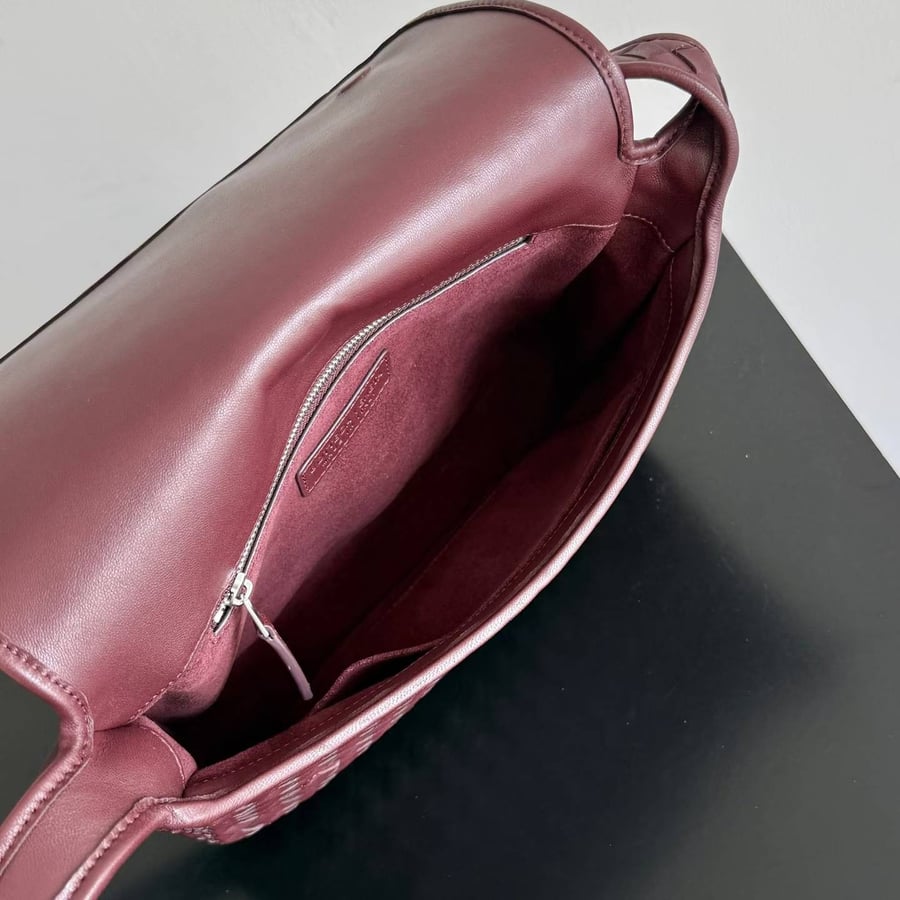 شنطة بوتيغا فينيتا مقاس 26cm