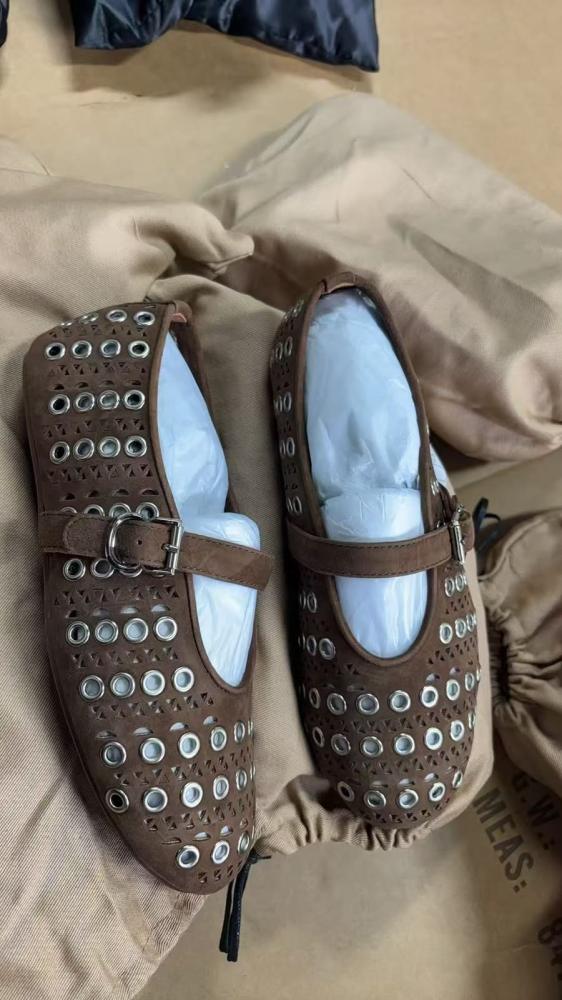 فلات علايا حذاء باليرينا فيين بحلقات مفرغة وكعب مسطح جلد