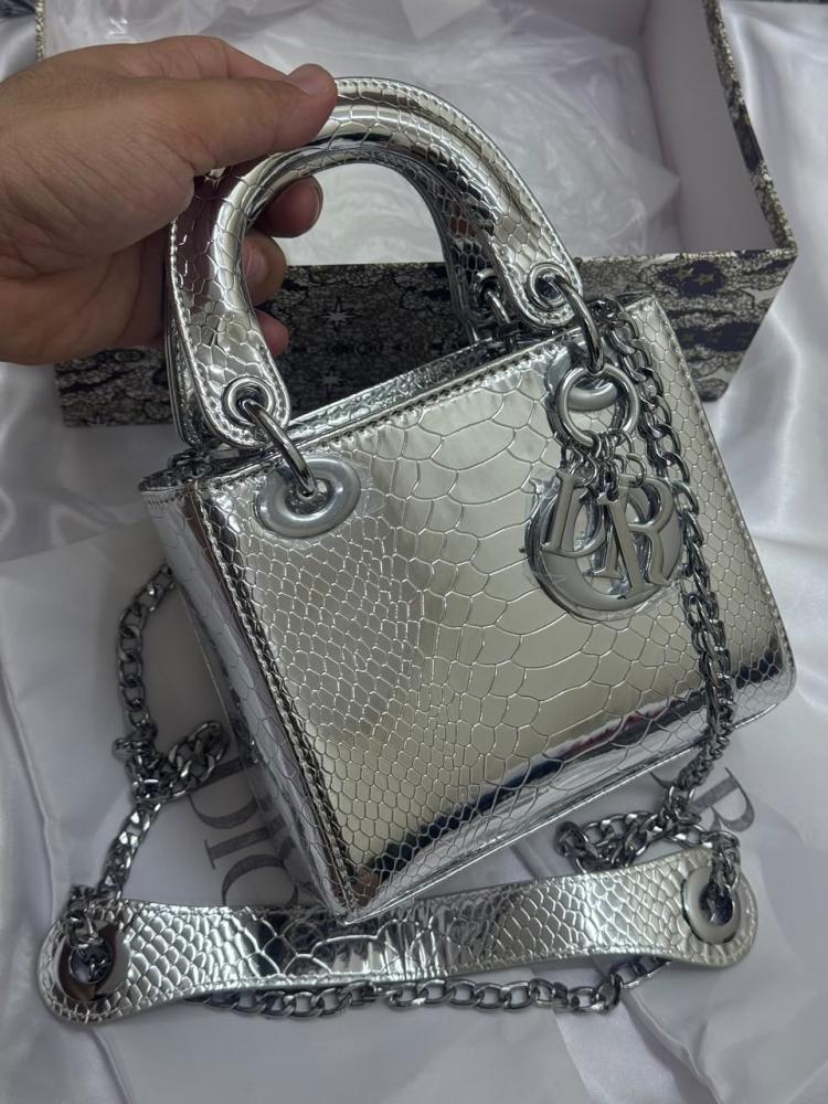 شنطه ديور