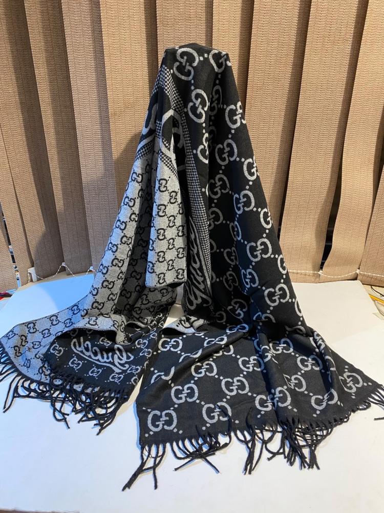 سكارف شتوي قوتشي