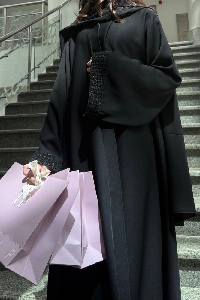 عباية رنا
