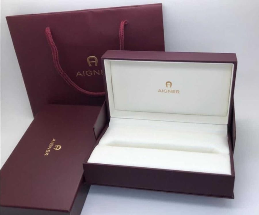 قلم AIGNER أصلي فاخر أسود بلمسات ذهبية من رومانتك شوب السعودية