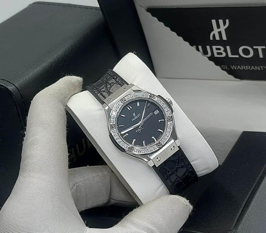 ساعة  Hublotهبلت نسائي مقاس 29 فاخرة مع الملحقات