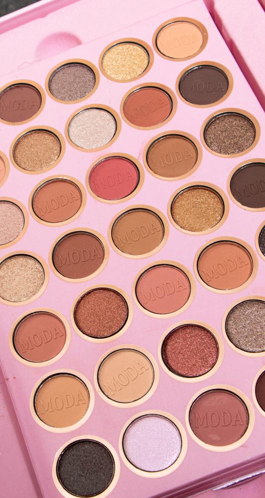 بوكس مودا المطوّر – طقم مكياج وعناية 140 قطعة | Moda Beauty