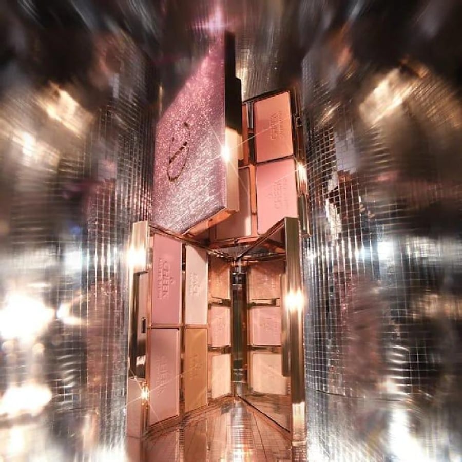 باليت مكياج الوجه شارلوت تيلبوري  ( Hollywood Instant Look In A Palette ) من Charlotte Tilbury