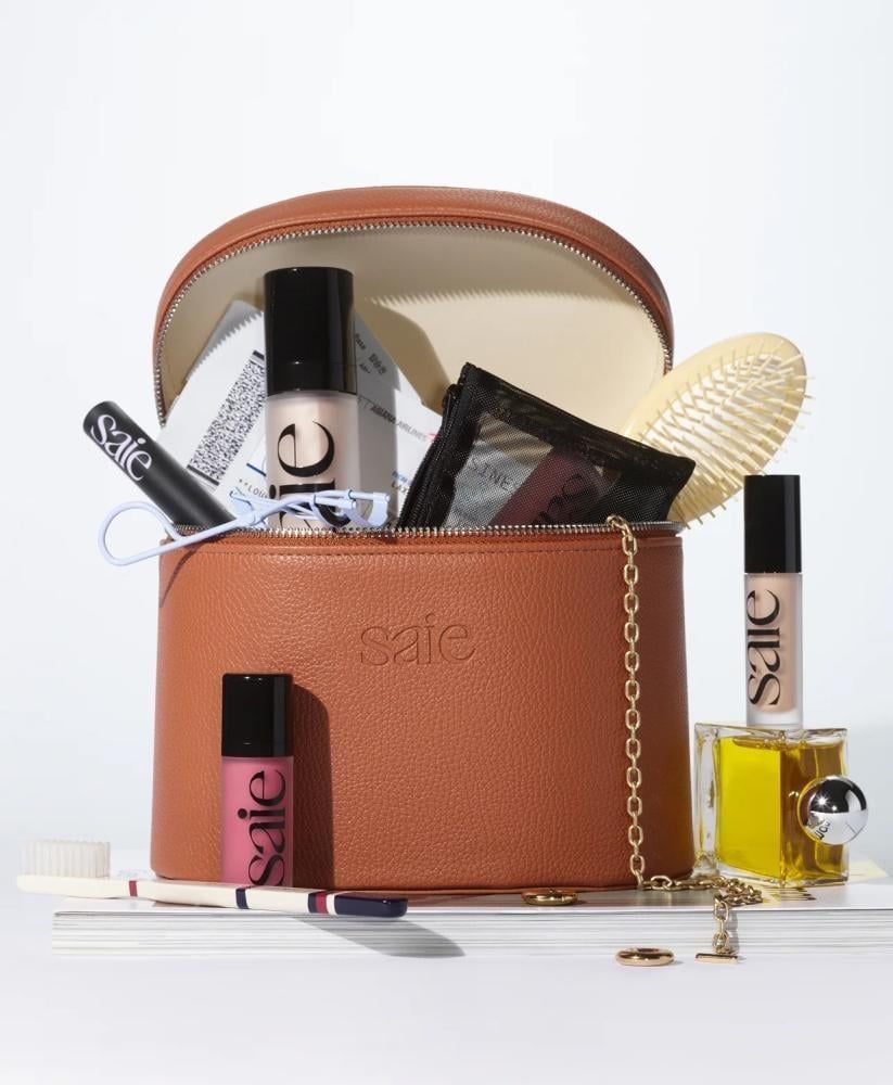 حقيبة المكياج ساي Vanity Case بالحجم الأصلي من Saie