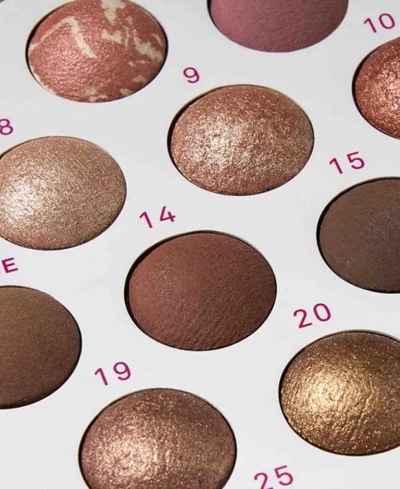 طقم ايشادو لورا جيلر مع الفرش ( Eyes That Mesmerize Makeup Set ) من Laura Geller Beauty