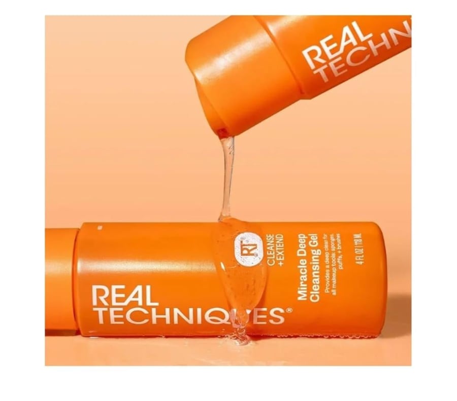 جل تنظيف فرش و اسفنجات المكياج من REAL TECHNIQUE