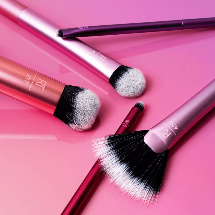 مجموعة فرش الماكياج الأساسية  Artist Essentials  من REAL TECHNIQUES
