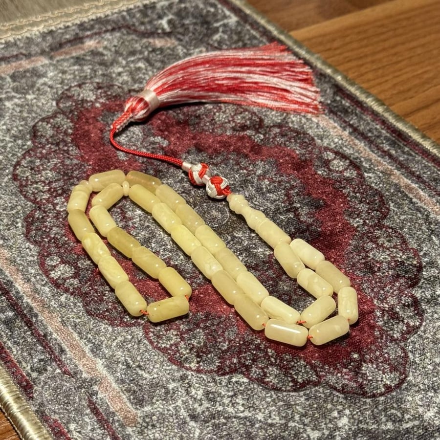 مسباح كهرمان ابيض ثلجي