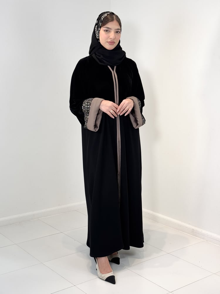 عباية نجلاء