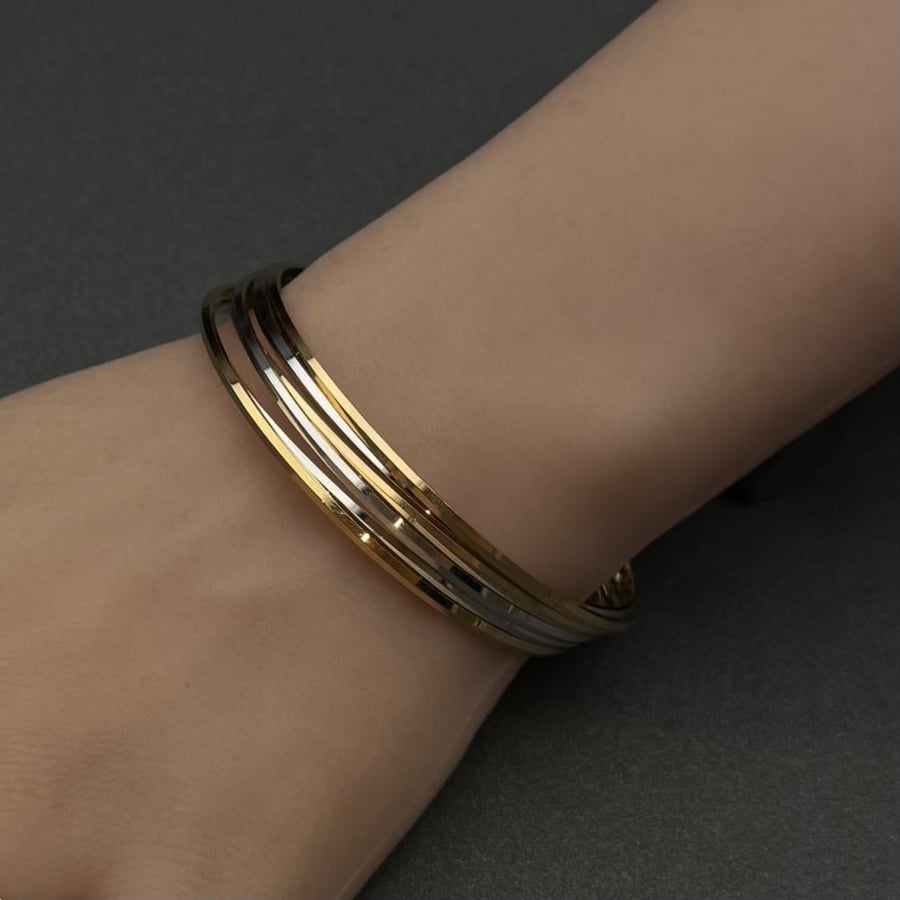 Ghawish, poured with 21-carat gold