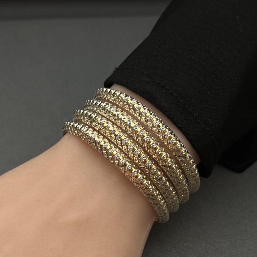 Ghawish, poured with 21-carat gold