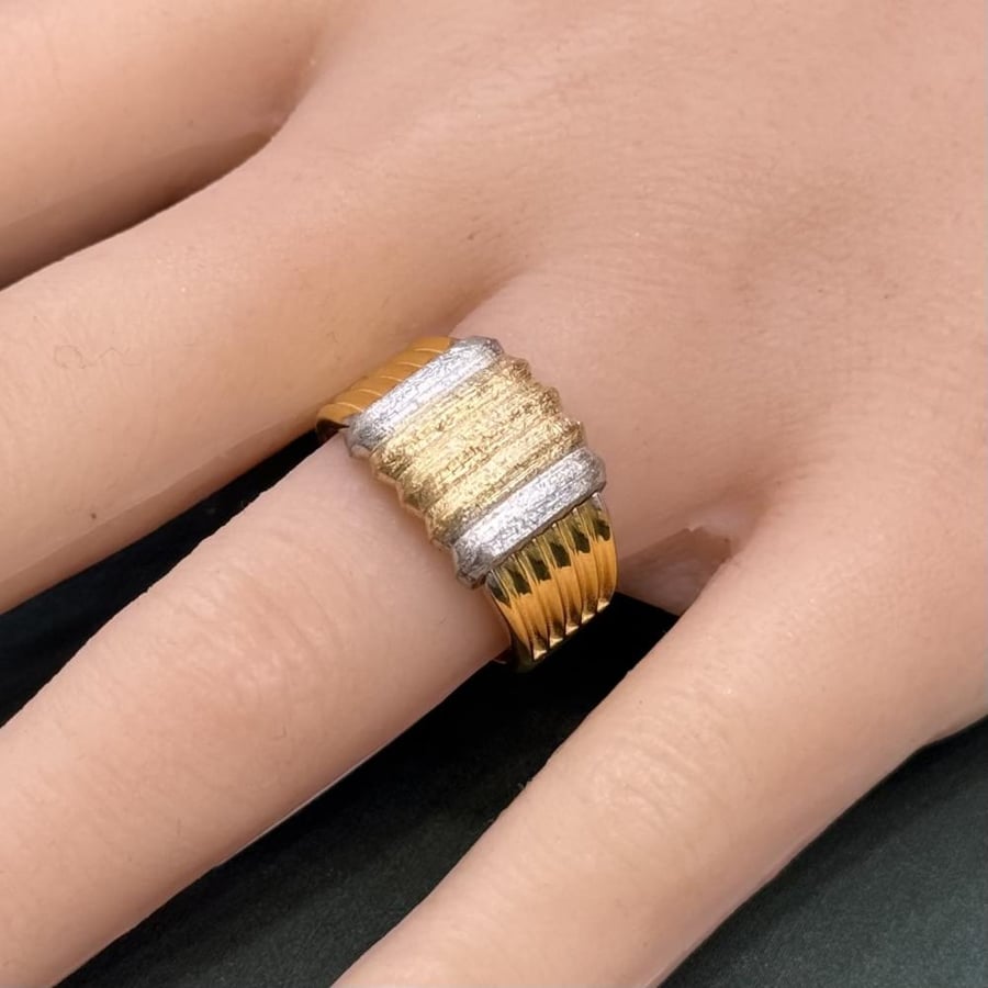 A 21-karat ring